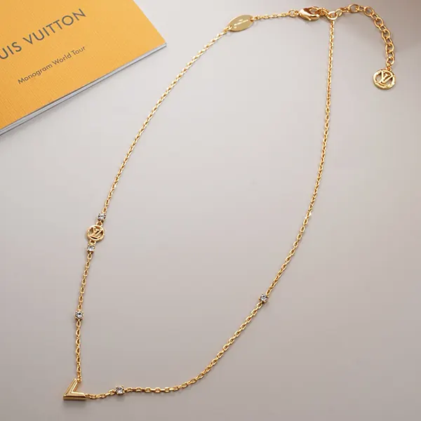 ルイヴィトン ネックレス n級品 エセンシャルV M00857
