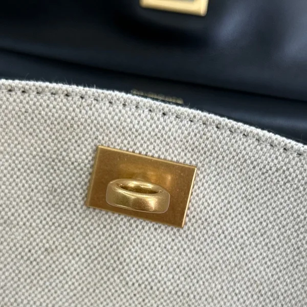 バレンシアガ Rodeo Handbag Small ロデオ ハンドバッグ スモール 7897792ACNP9260