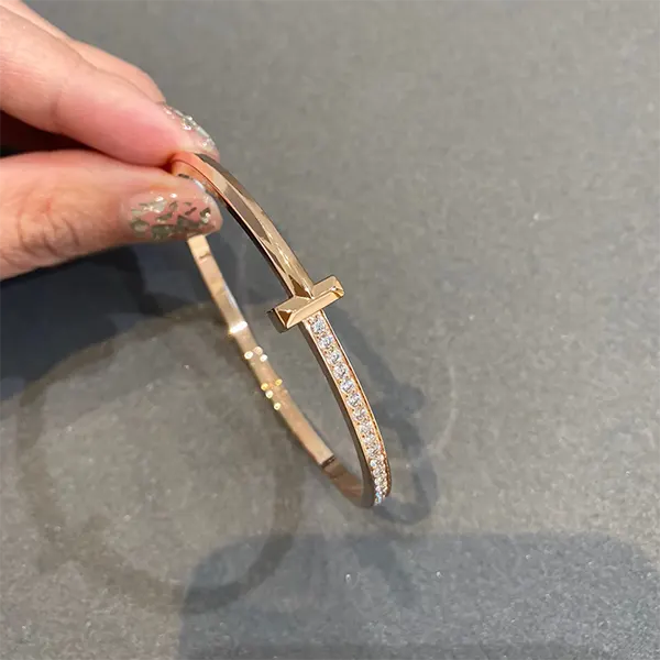 ティファニー T1 ナロー ダイヤモンド ヒンジ バングル スーパーコピー Tit43322