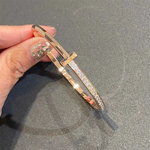ティファニー T1 ナロー ダイヤモンド ヒンジ バングル スーパーコピー Tit43322