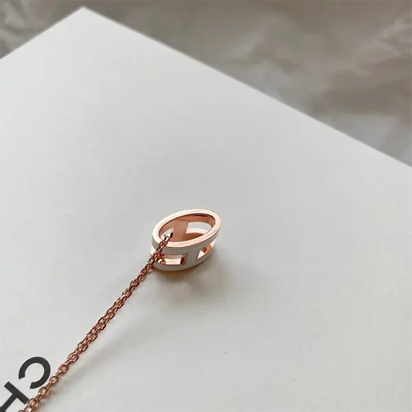 【大人可愛い◆上品カジュアル】エルメス Mini POP H ペンダント スーパーコピー H147992F