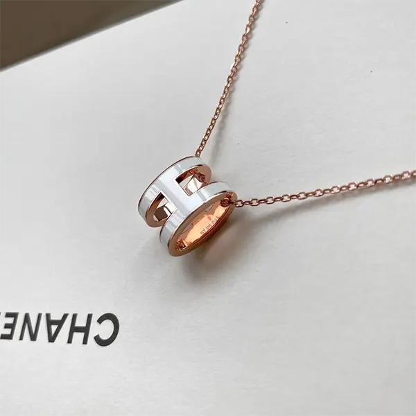 【大人可愛い◆上品カジュアル】エルメス Mini POP H ペンダント スーパーコピー H147992F