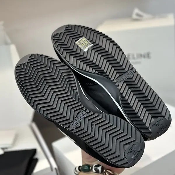大人気 セリーヌ レーサー ロートップスニーカー スーパーコピー トリオンフロゴ 364365257C.38NO