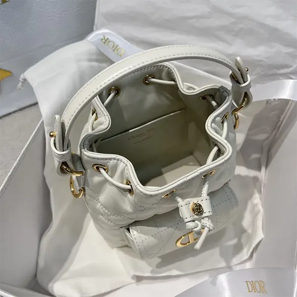 【上品な白♪】ディオール Caro Nanoバケットバッグ スーパーコピー ショルダーバッグ S5250UNOZ_M030