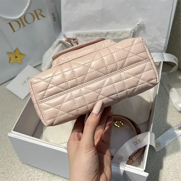 完売必至☆【ディオール スーパーコピー】Caro バケットバッグ スモール M3372UNOZ_M413