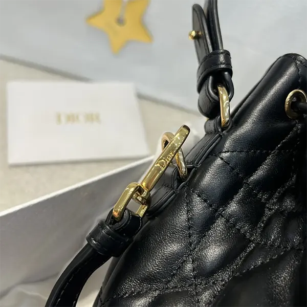 ディオール Caro バケットバッグ スーパーコピー スモール 黒 ラム M3372UNOZ_M900