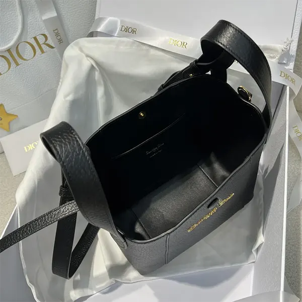 【小さくてかわいい】ディオール Signature バケットバッグ スーパーコピー スモール M2840USKU_M900