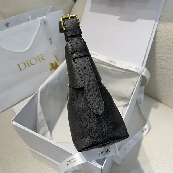 凛とした大人の余裕♡【ディオール スーパーコピー】Dior Voyage バッグ スモール M2845UJVC_M900