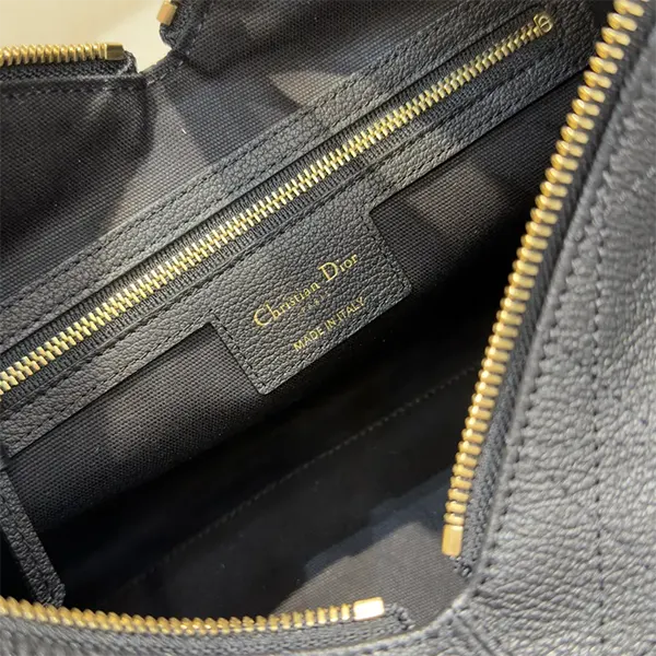 凛とした大人の余裕♡【ディオール スーパーコピー】Dior Voyage バッグ スモール M2845UJVC_M900