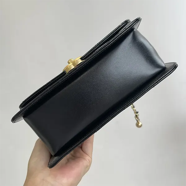 【お洒落♪】シャネル CCロゴ ミニ フラップ バッグ スーパーコピー AS2615 B05973 94305