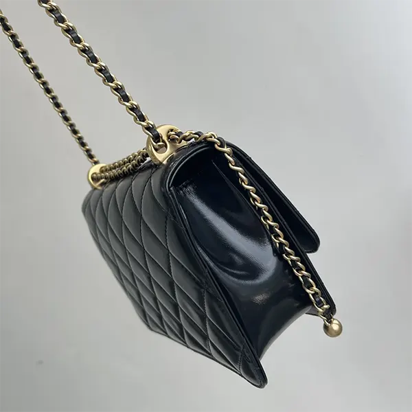 【お洒落♪】シャネル スーパーコピー CCロゴ ミニ フラップ バッグ AS2615 B05973 94305