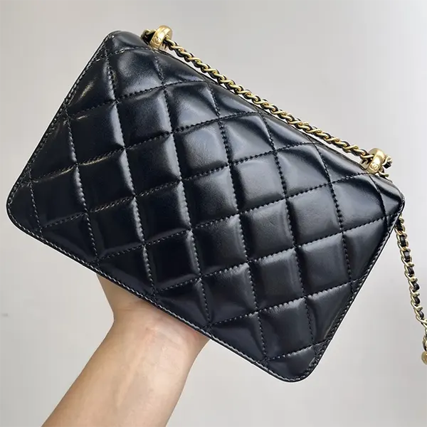 【お洒落♪】シャネル スーパーコピー CCロゴ ミニ フラップ バッグ AS2615 B05973 94305