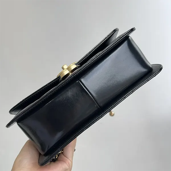 【お洒落♪】シャネル スーパーコピー CCロゴ ミニ フラップ バッグ AS2615 B05973 94305