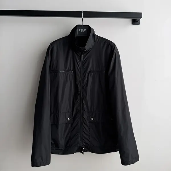 ★スポーティー【プラダ スーパーコピー】Re-Nylon ウインドブレーカー 292406SOOO1WQ9