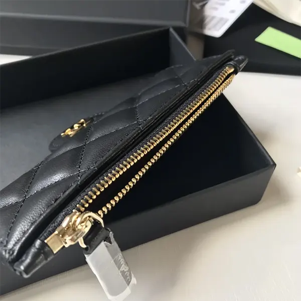 【洗練が宿る】シャネル スーパーコピー クラシックジップ フラグメント ケース AP2570 B10583 C3906