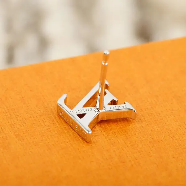 すぐ届く☆【ルイヴィトン スーパーコピー】ピアス LV アイコニック XS M03974